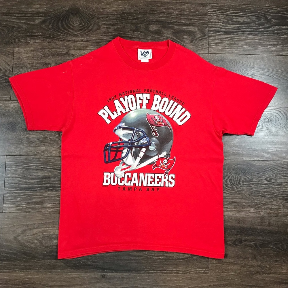 Lee Sport Men’s NFL 1997 Vintage PlayOff Bound Buccaneers Tampa Bay Sports Shirt